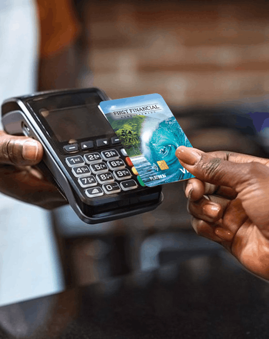 a person making a contactless card purchase